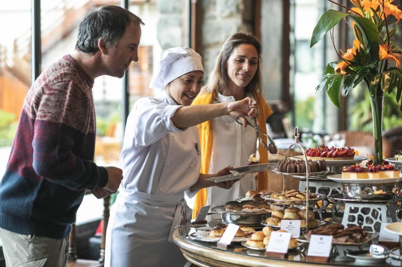 Llao Llao Resort, Golf-Spa San Carlos de Bariloche Eksteriør bilde A buffet at the Mandarin Oriental, Munich
