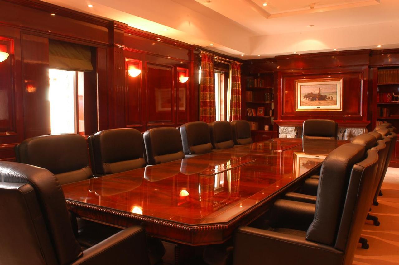 Llao Llao Resort, Golf-Spa San Carlos de Bariloche Eksteriør bilde The boardroom of the National Bank of Canada