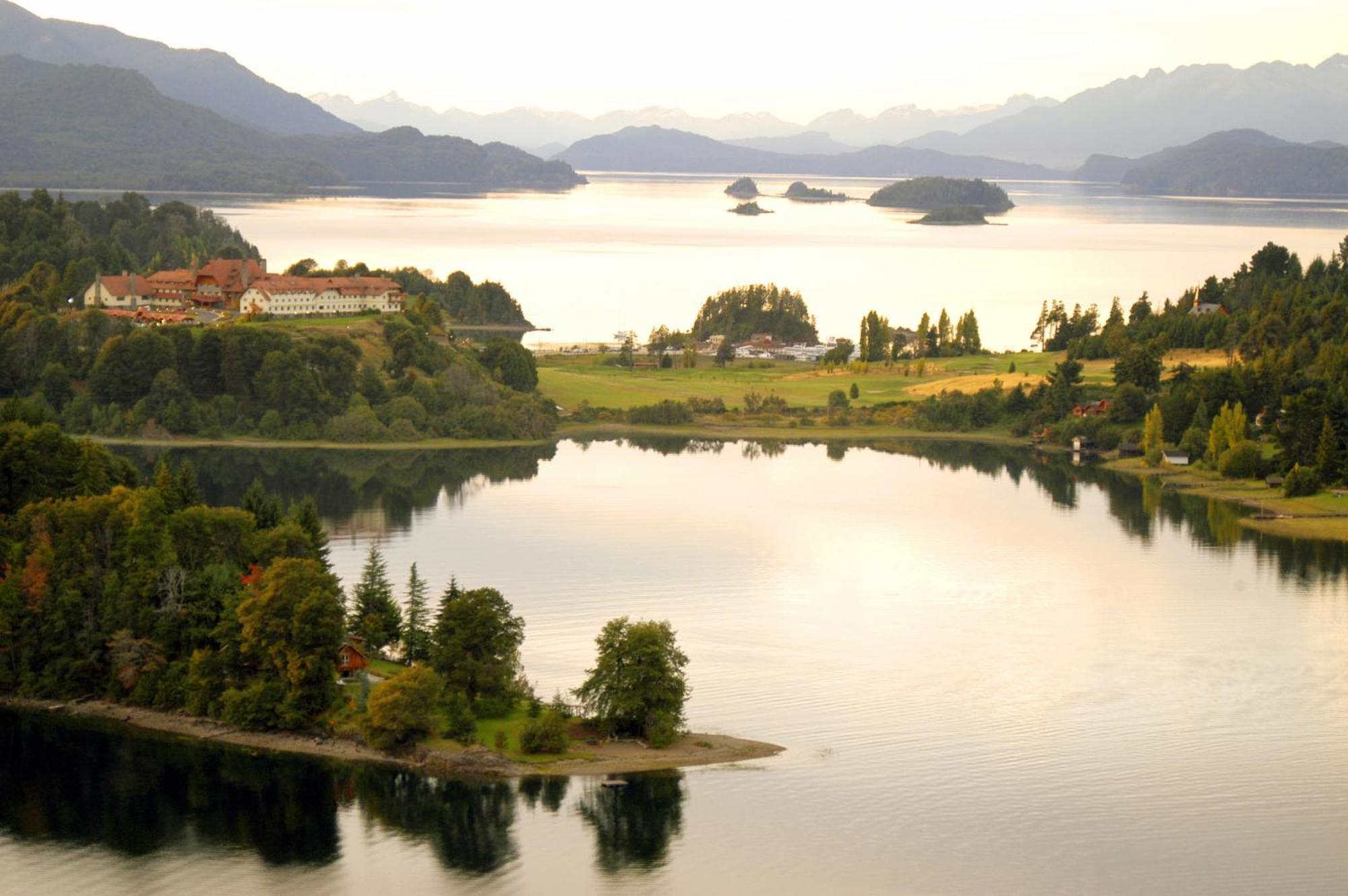 Llao Llao Resort, Golf-Spa San Carlos de Bariloche Eksteriør bilde View of the lake
